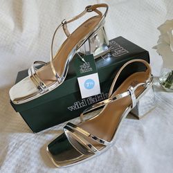 New Women's Wild Fable Silver Patent Sandals Heels Size 7.5