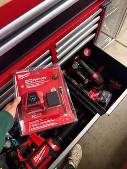 Milwaukee M18 Top-Off Charger & Power Supply