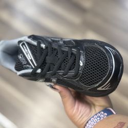 Asics (black)