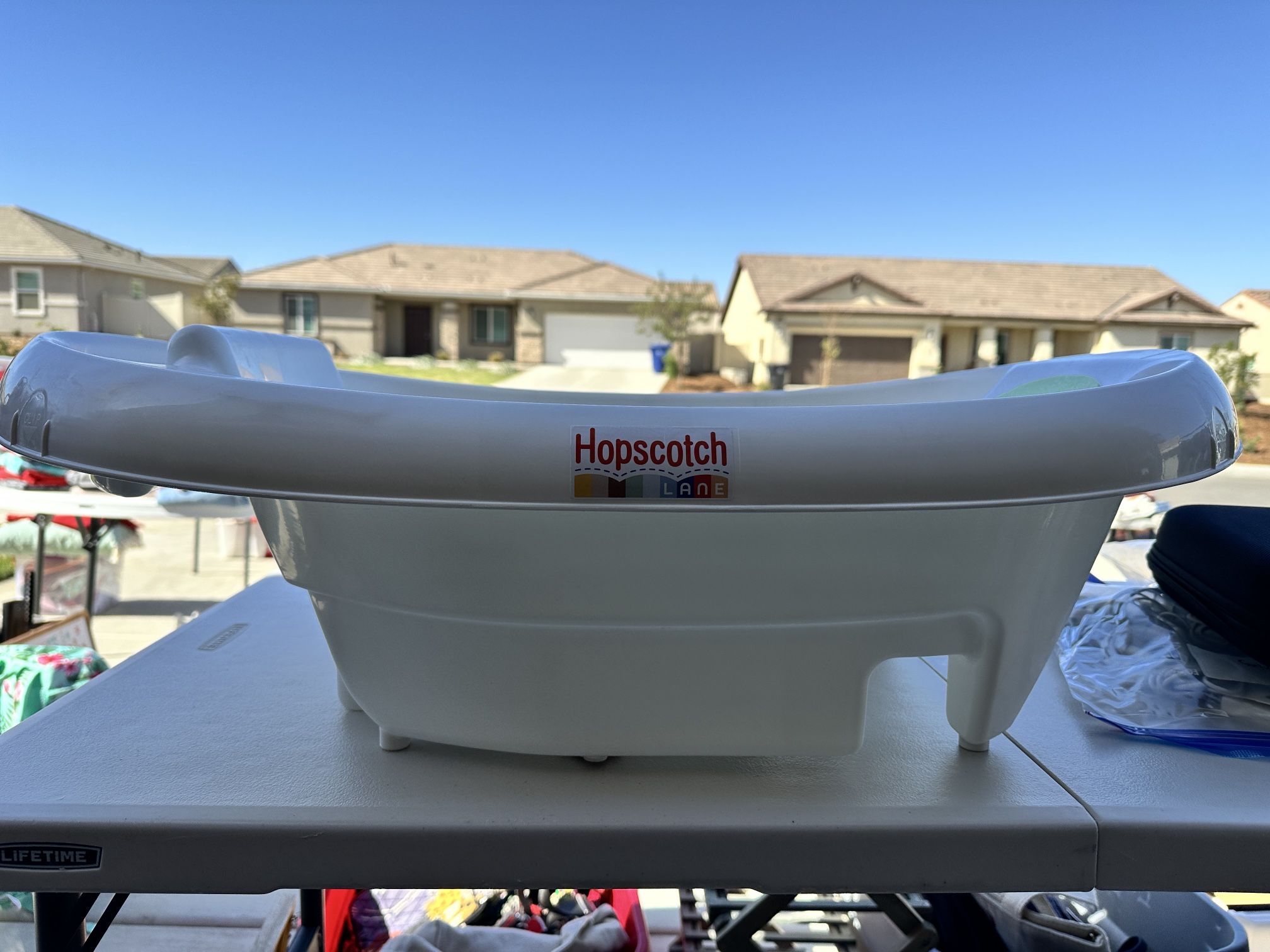 NEW Hopscotch Baby Bathtub