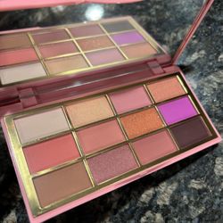 NEW CHEEKY ROSE BEAUTY ELECTRIC ROSE FACE PALETTE $10!!