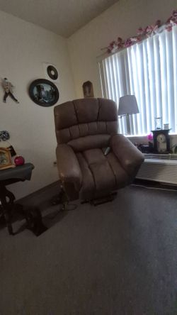 Power Lift Recliner Chair