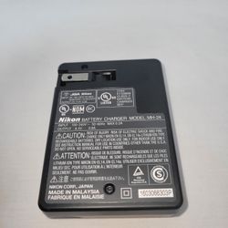 NIKON BATTERY AND CHARGER MH-24