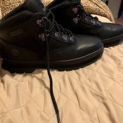 Timberlands Size 6.5 Men’s Black And 8.5 Women’s 