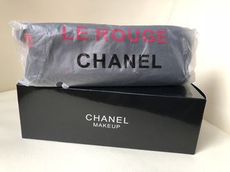 Chanel VIP Gift Make UP Pencil Case Red with Box for Sale in Cranberry  Township, PA - OfferUp