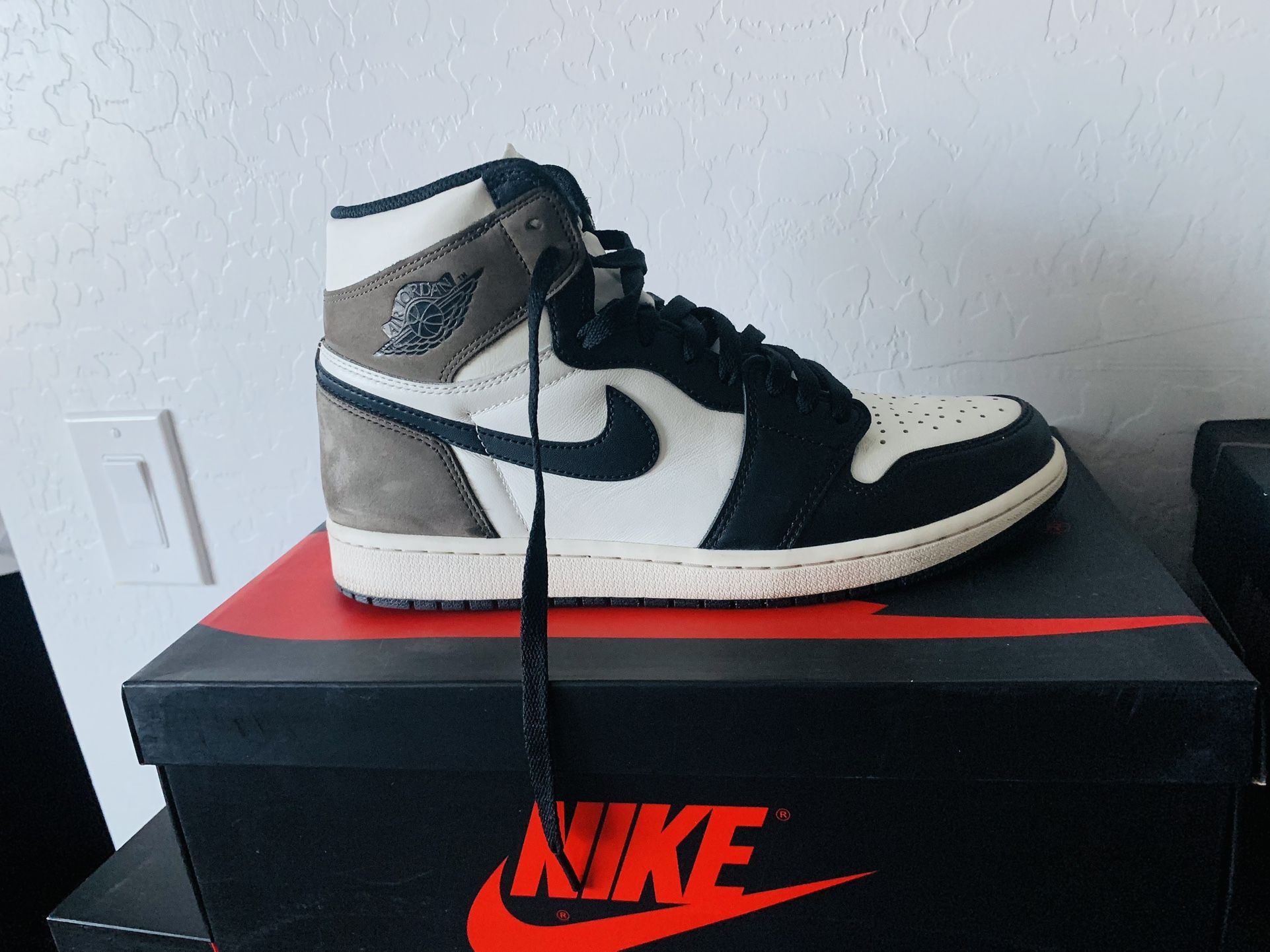 Air Jordan Mocha High OG Size 10 Men