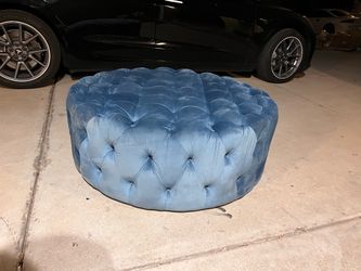 Round Tufted Velvet Ottoman