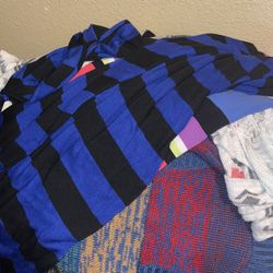 Woman’s Clothes Size Med