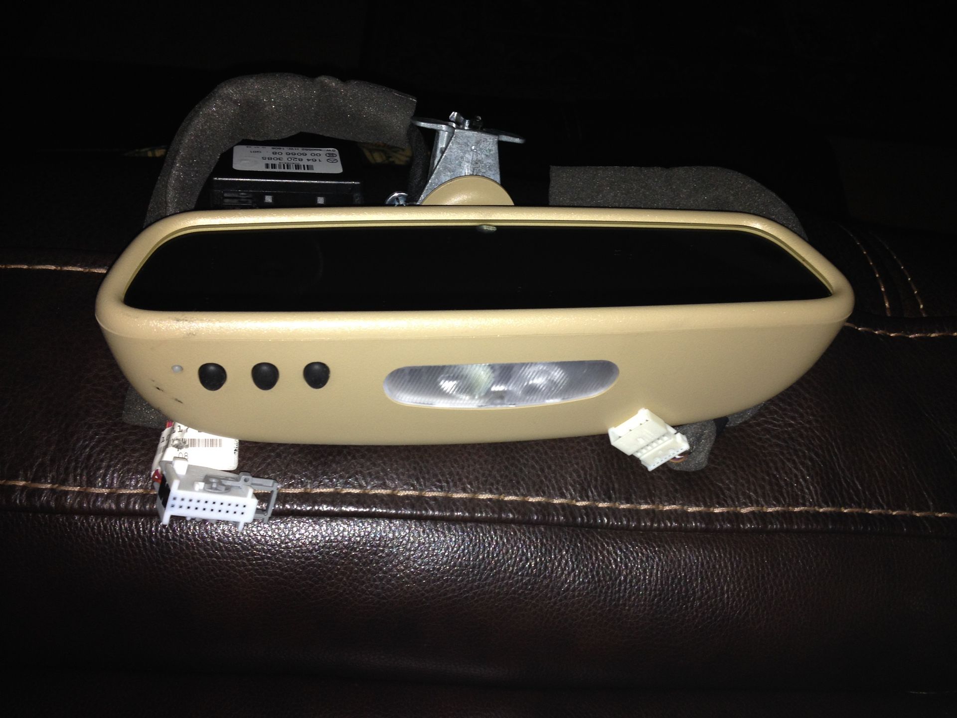 2011 Mercedes ML350 -rearview mirror in good working 
