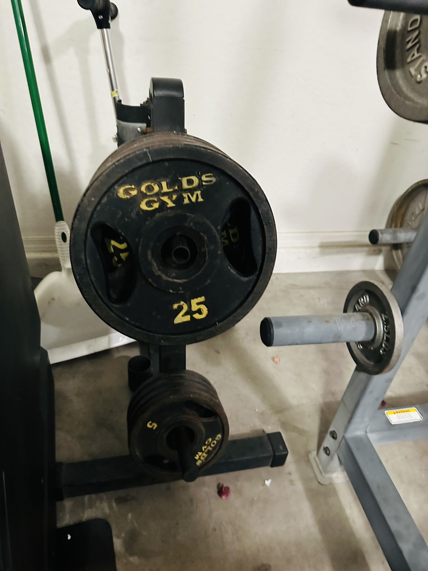 Weight lifting set and bench GYM for Sale in Avondale, AZ OfferUp