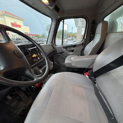 2019 Freightliner M2 Business