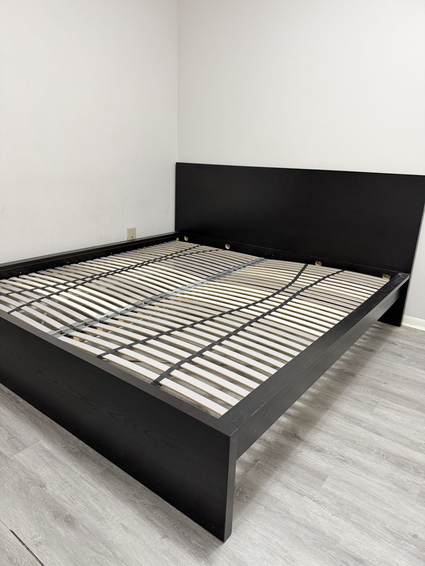 KING SIZE BED FRAME