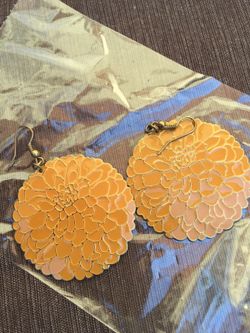 Nice mustard color earrings