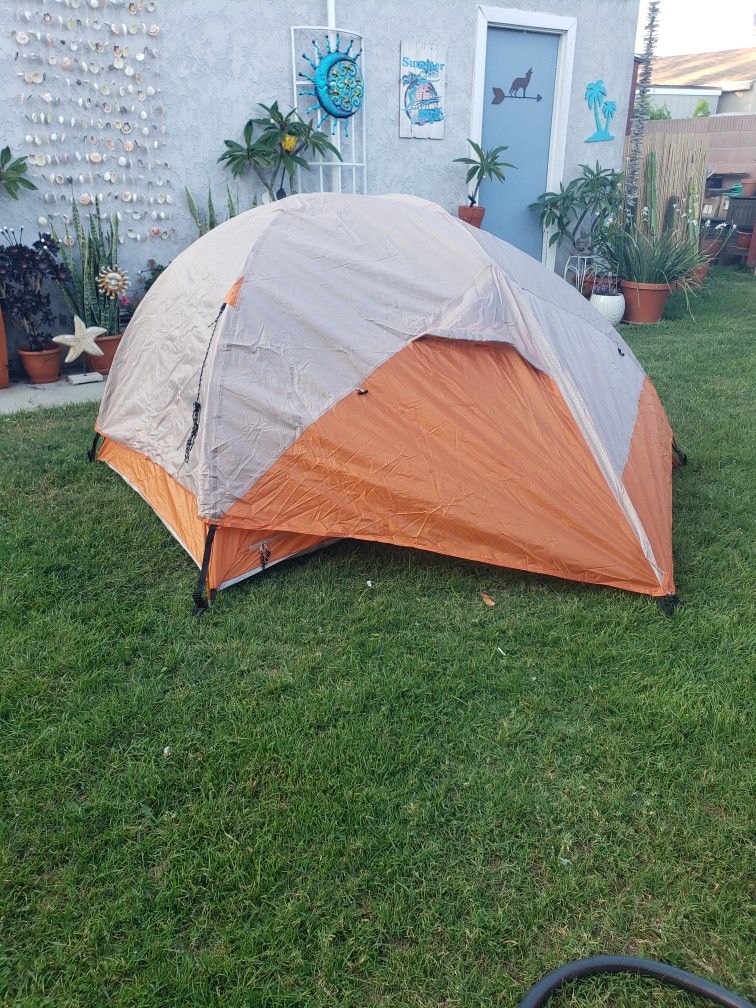 Camping Tent / Hiking Backpacking Tent