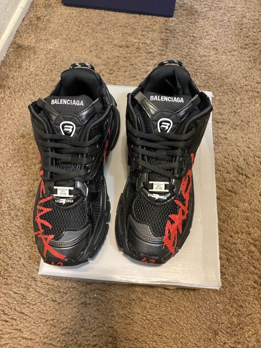 Track Sneaker – Black/Red Graffiti Edition