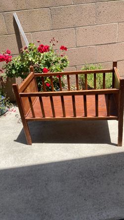 Vintage doll bed
