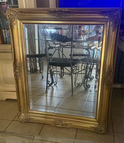 Wall mirror
