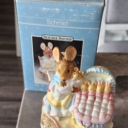 Schmid Beatrix Potter Hunca Munca Music Box Figurine 1990 Plays Brahm’s Lullaby