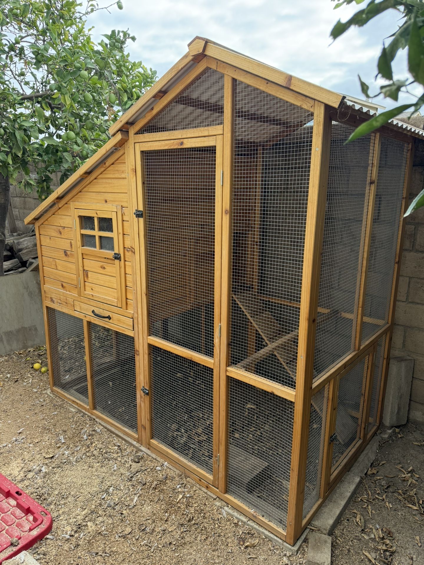 Chicken Coop- 6’ x 4’ x 6’