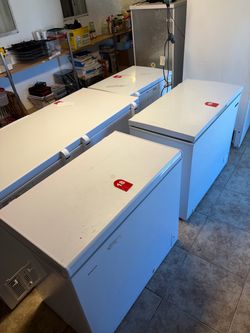 Hotpoint White Chest Freezer