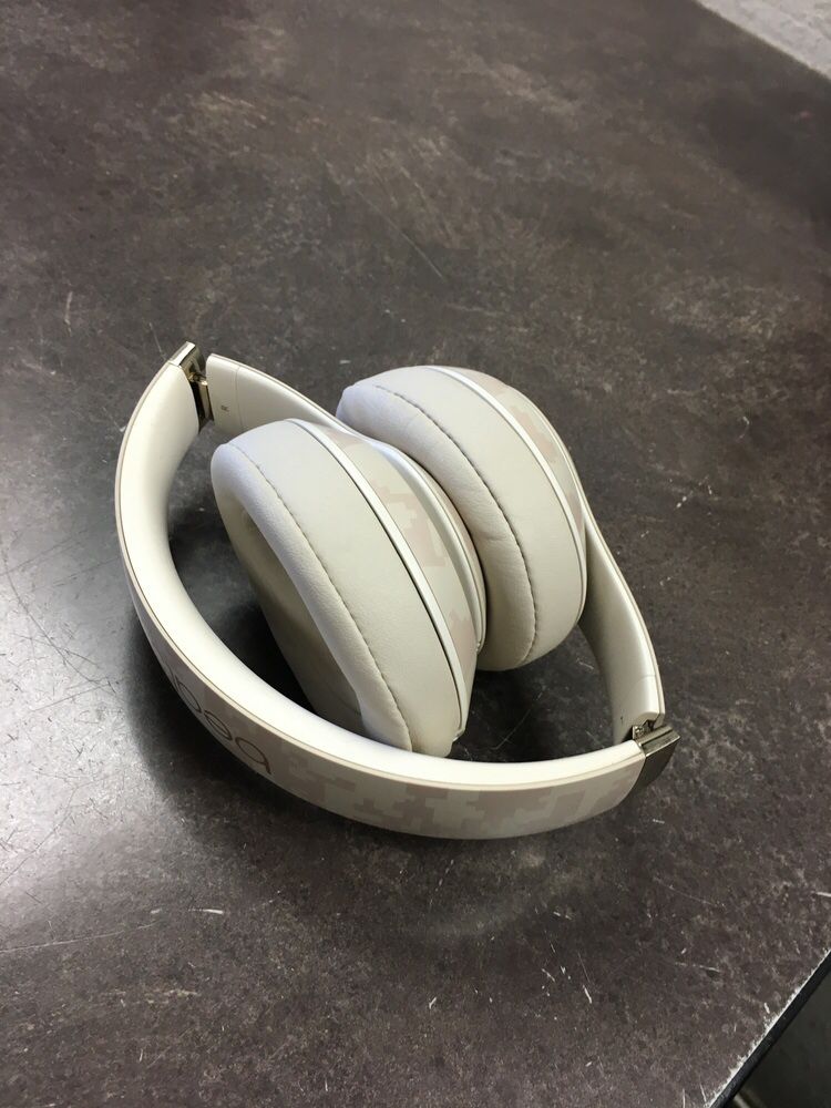 Studio 3 Bluetooth Noise Cancelling Over-the-Ear Headphones, Beige, MWUJ2LL/A 