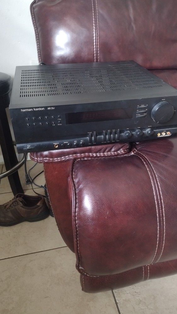 Sterio Surround Receiver 5.1 Channel Vintage By Harmon Kardon.Great Condition!