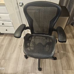 herman miller aeron b for salvage