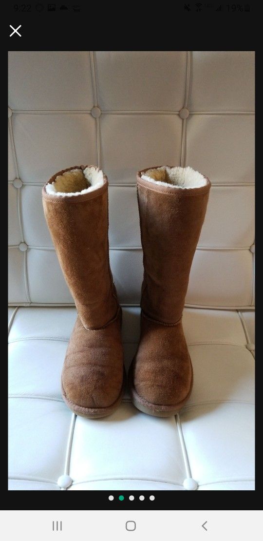 UGG boots Tall camel size 4 but (fits 6-7)