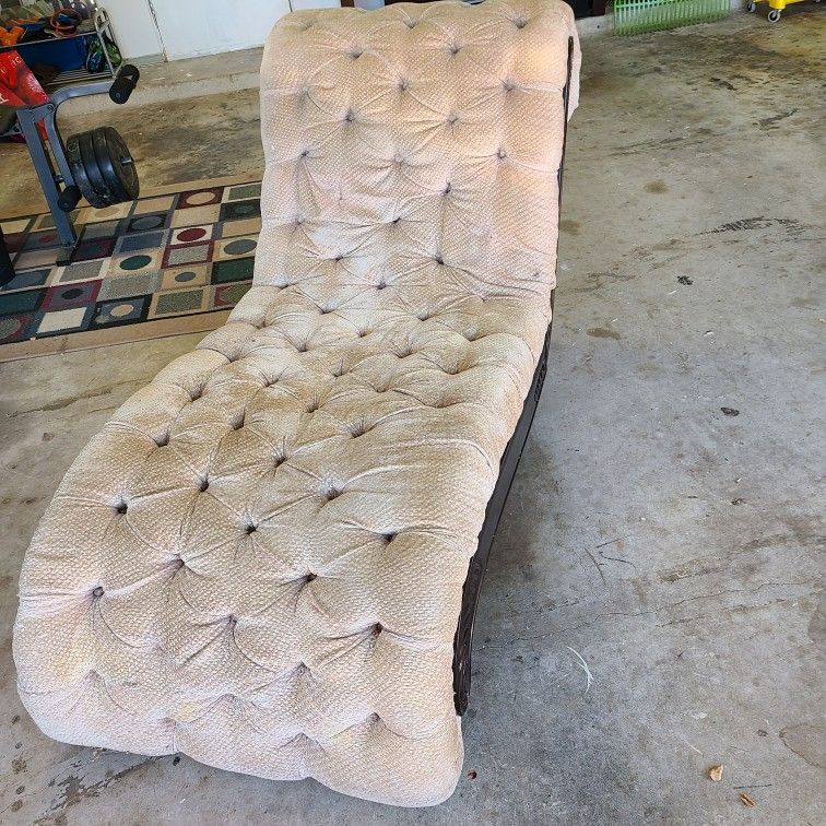 Chaise Lounge Chair