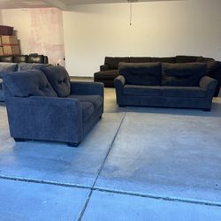 Can Deliver Couch Set