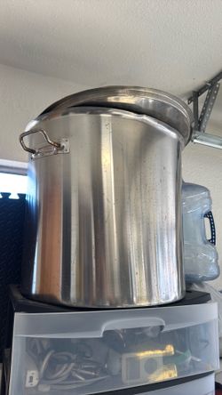 Huge boiling pot