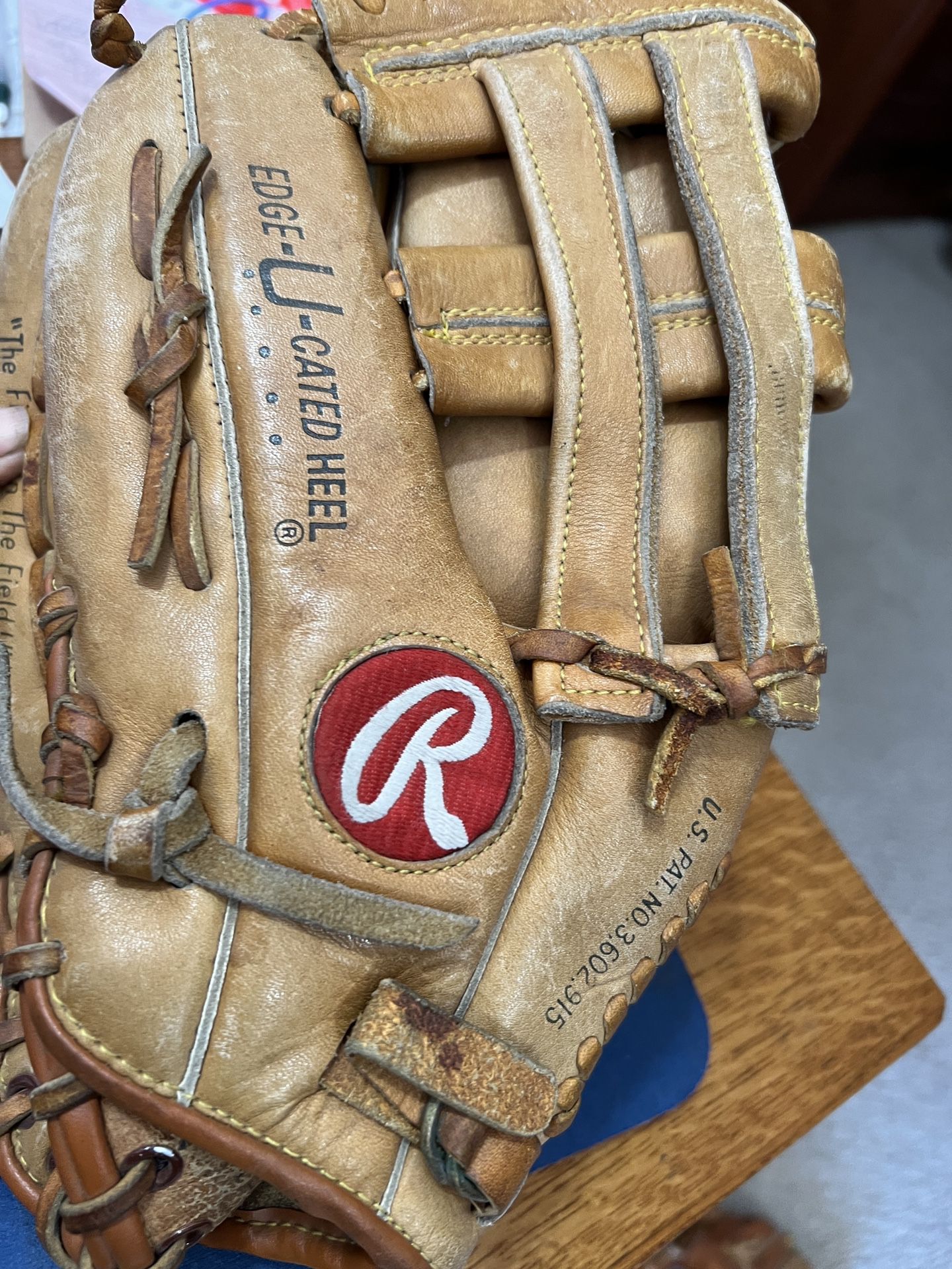 Rawlings Ozzie Smith, 0R513 Leather Baseball Glove For A Left Hand Good Conditiony