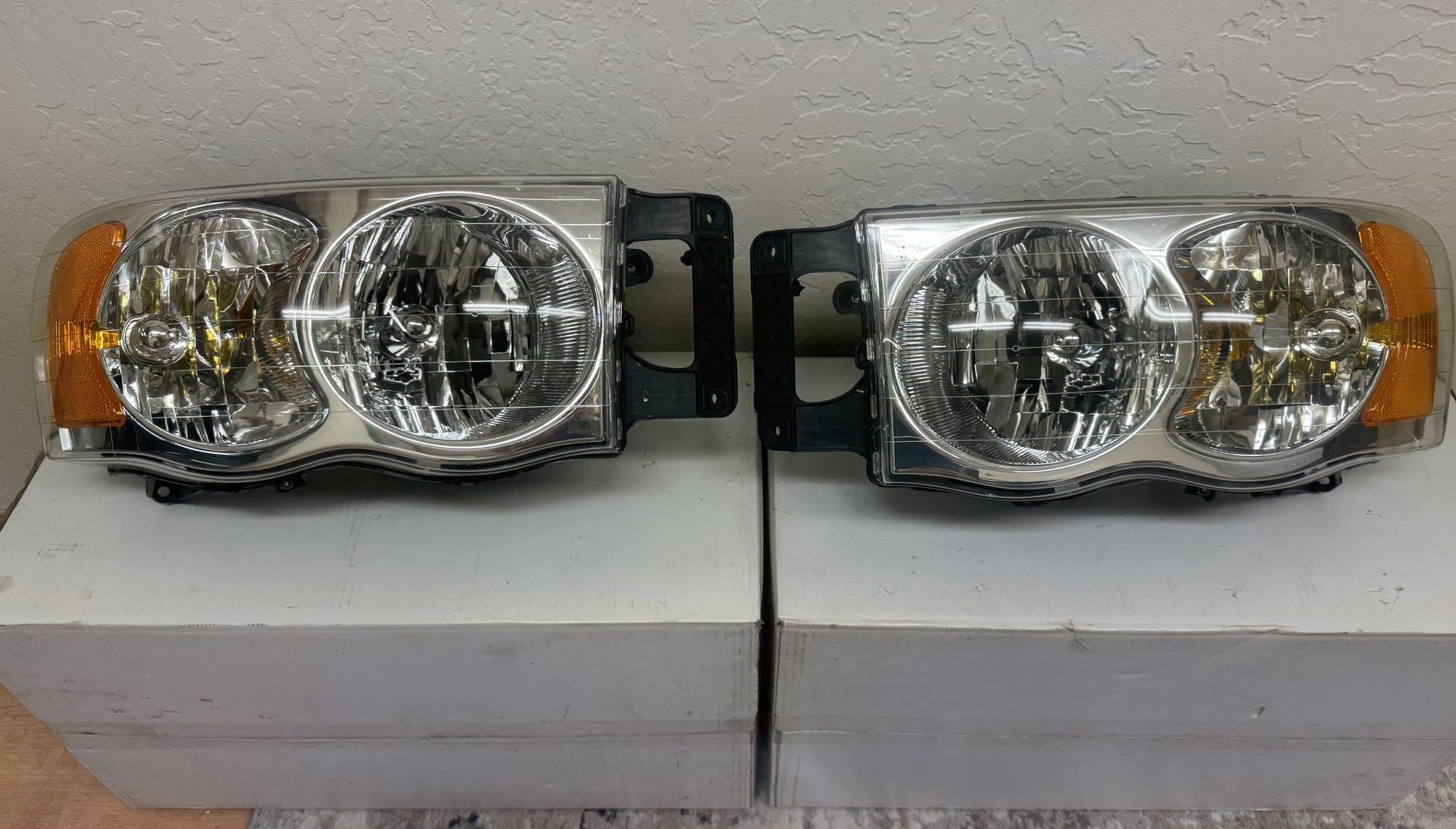 2004 Dodge Ram 1500 OEM Headlight Housings