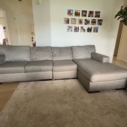 Modern Gray Right-Facing Sectional Sofa with Chaise – Excellent Condition