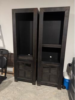 Entertainment center