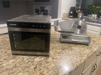 Food dehydrator