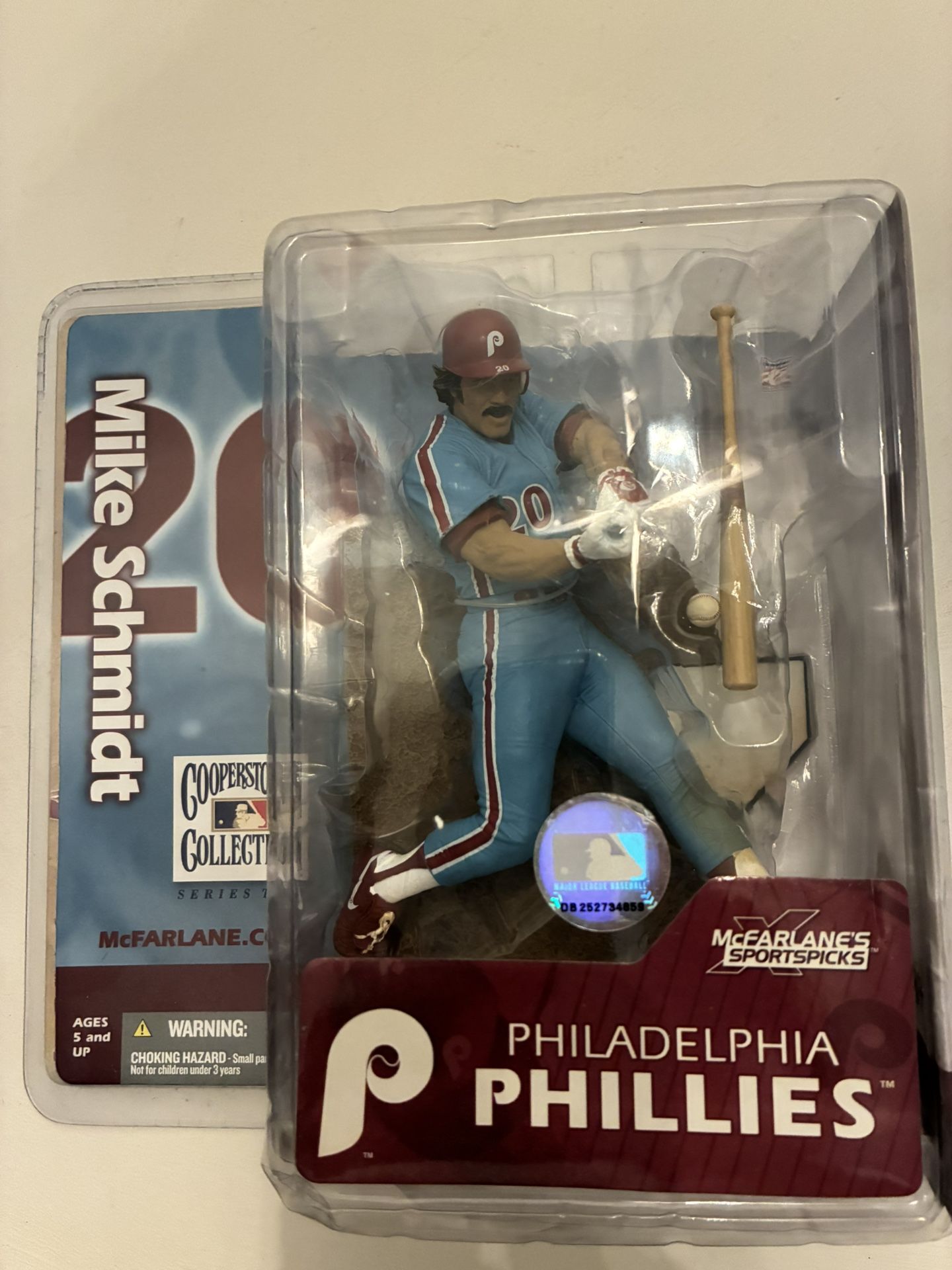Mike Schmidt Philadelphia Phillies McFarlane Cooperstown Collection Action Figure New Sealed Package