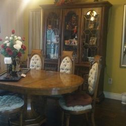 Classic Dinner Chairs Real Wood Capitonê Beige.  6 chairs