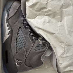 New Men’s Size 9.5 Jordan 5 Wolf Grey 