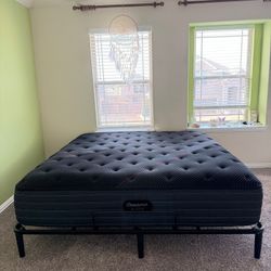 Bed beautyrest black king size c class plus