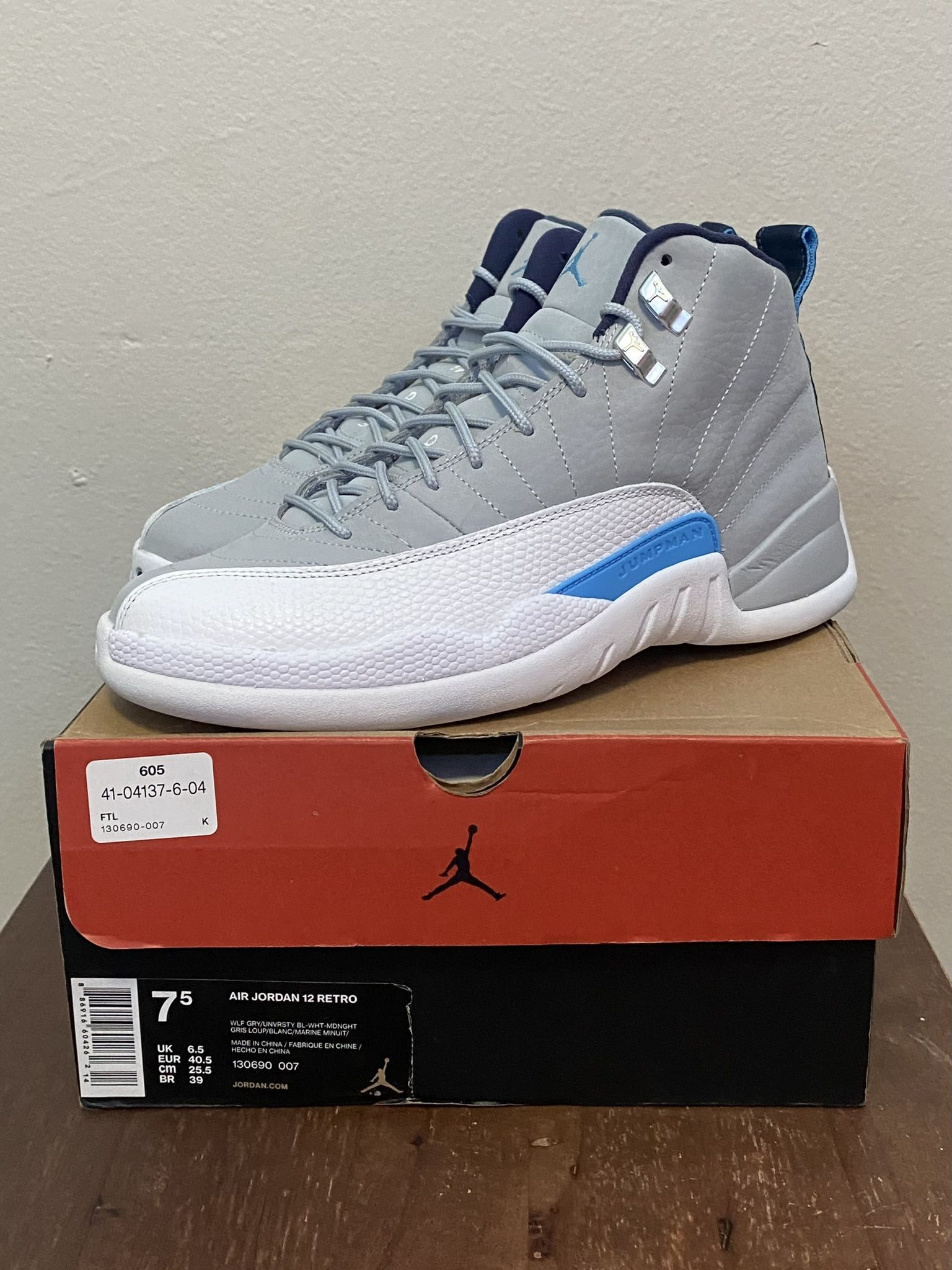 Jordan 12 University Blue Size 7.5