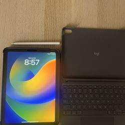 iPad Air 5 With Apple Pencil 2 And Logitech Combo Touch Keyboard