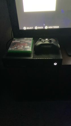 Xbox One With Controller And 2 Games (read Description) Js