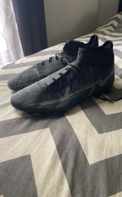 Nike Phantom Soccer Cleats