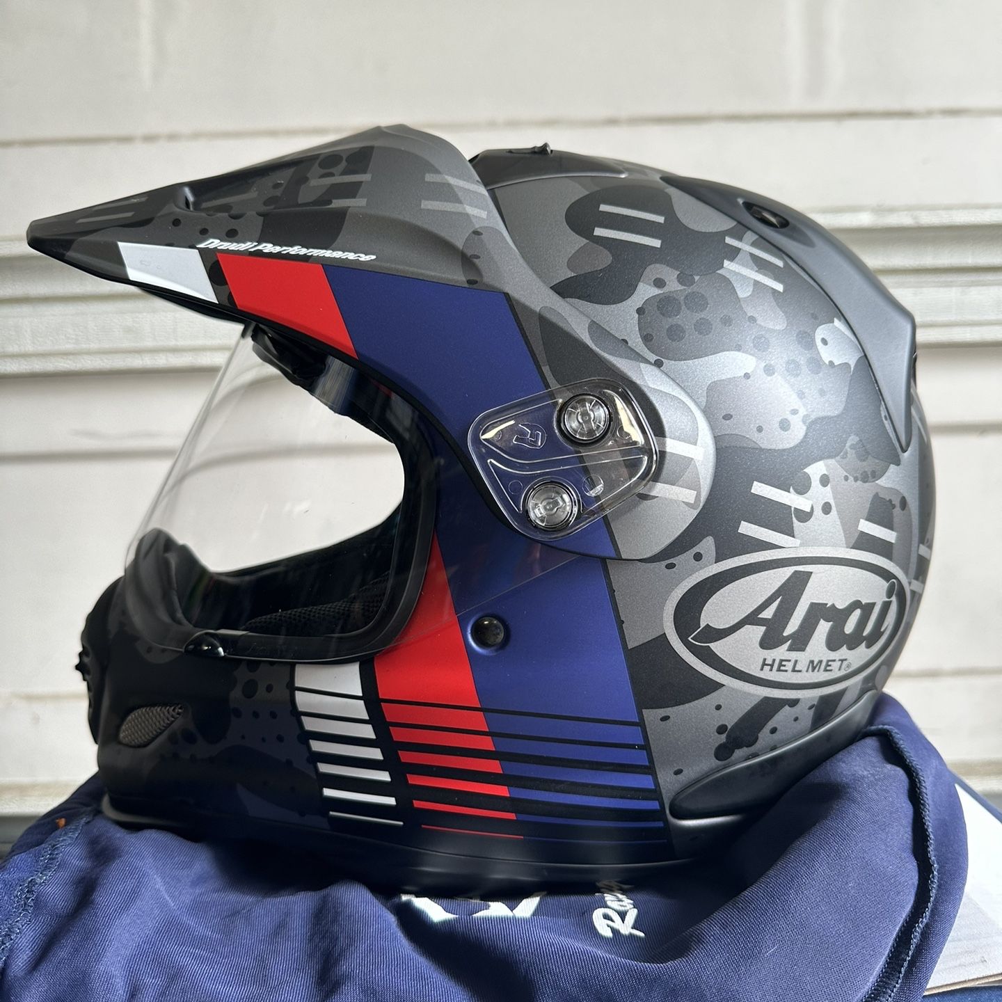 Arai！ e97f414b8cb14e53b8d6d87f842851
