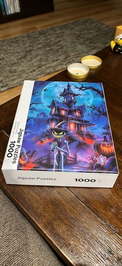 Nightmare Before Christmas 1,000 piece jigsaw puzzle - haunted house 