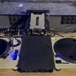 Technics SL 1200 MK2 Pair