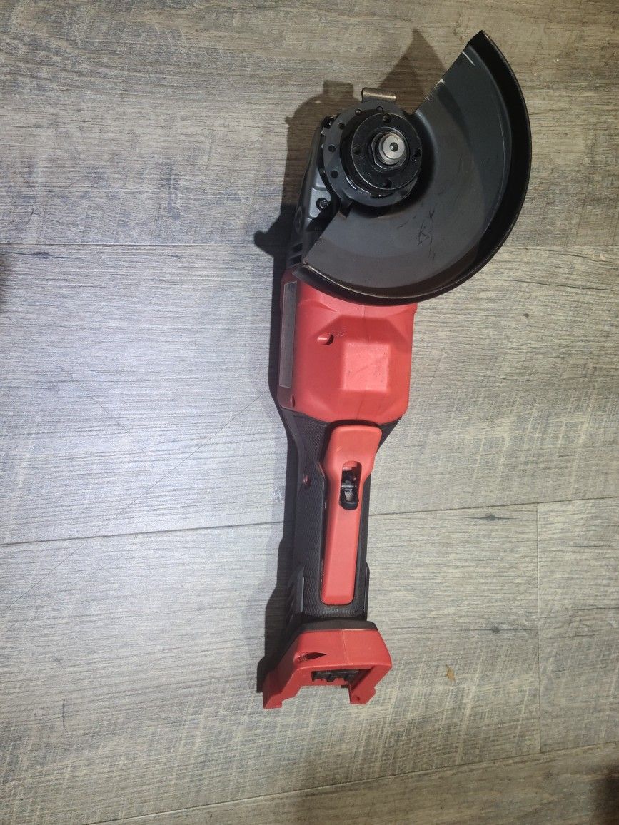 Milwaukee  4-1/2 in./6 in. Braking Grinder 