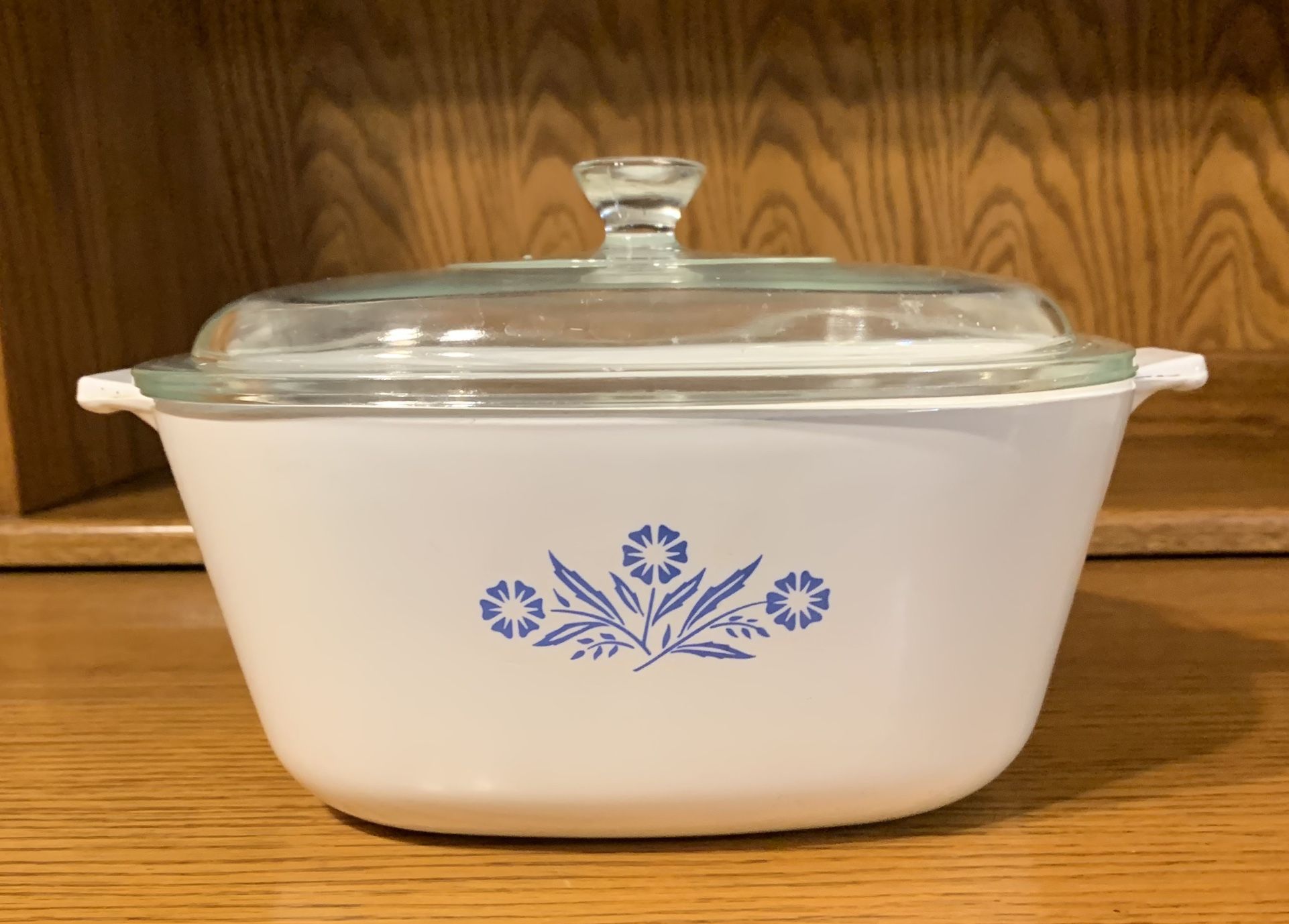 Vintage Corning ware Cornflower Casserole Dish W/lid