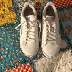 Ladies White Puma Size  9 